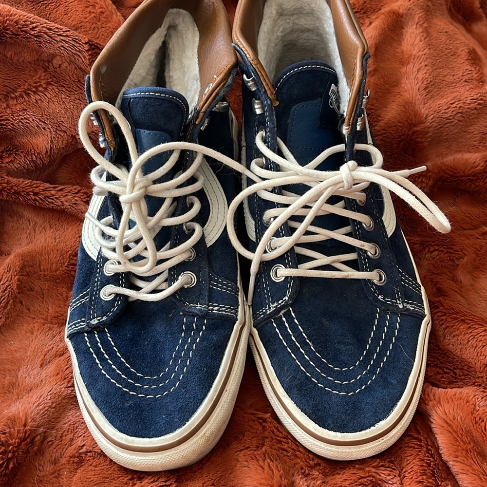 Vans - Picture 2 of 4